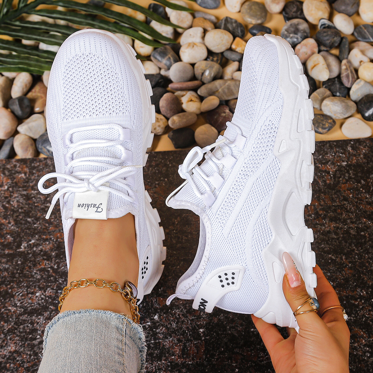 Women's sports shoes 2026，Brea - Guipure Lace Panel incelemesi ve fiyatı