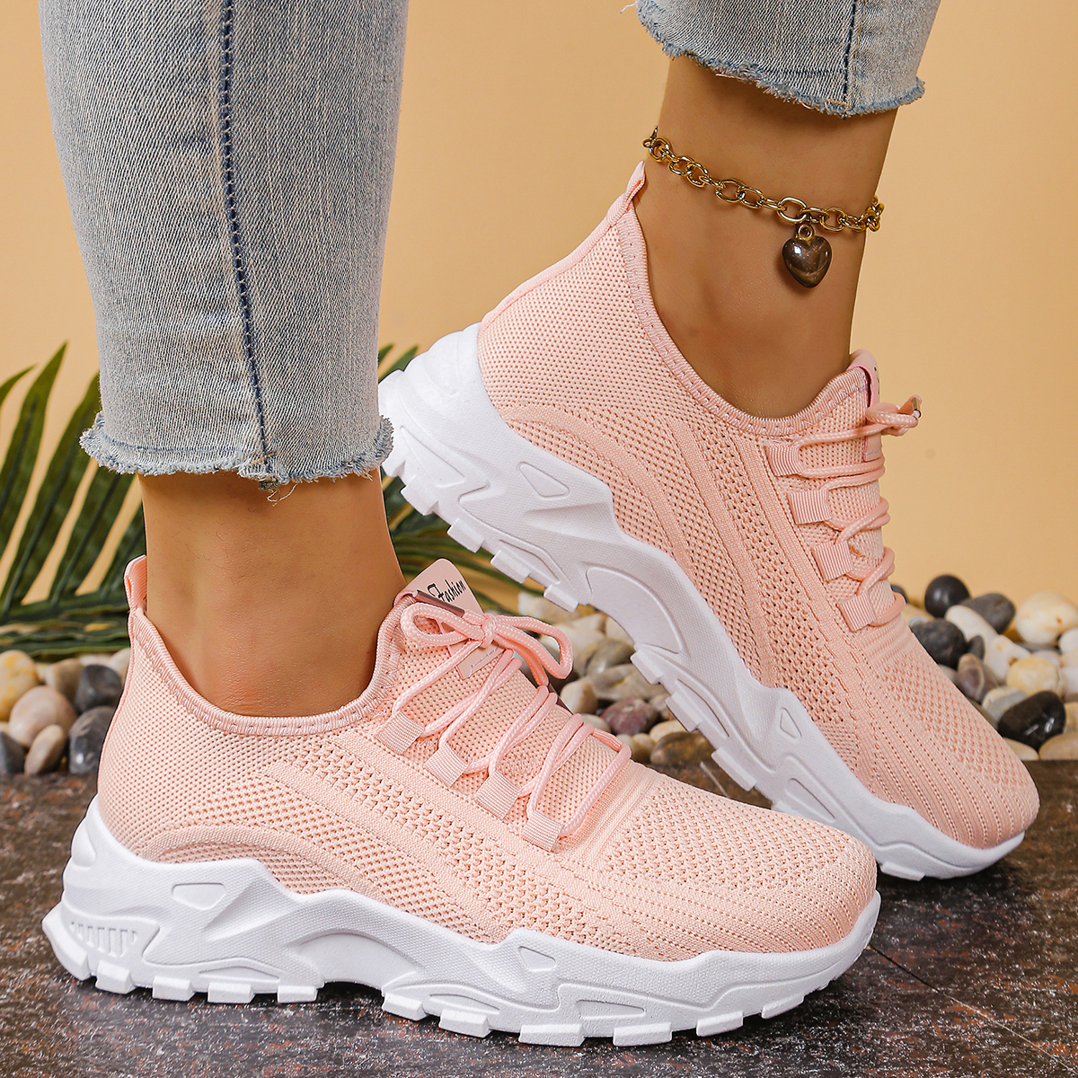 Women's sports shoes 2026，Brea - Guipure Lace Panel incelemesi ve fiyatı